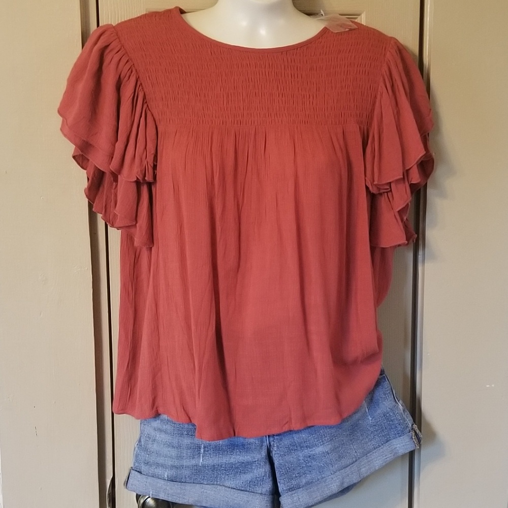 Sage and Citrus NWOT Ruffled Short Sleeve Top